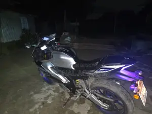 Yamaha R15M 2022 Silver