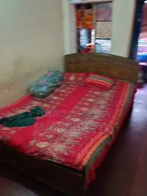 একটি খাট বিক্রি করা হবে