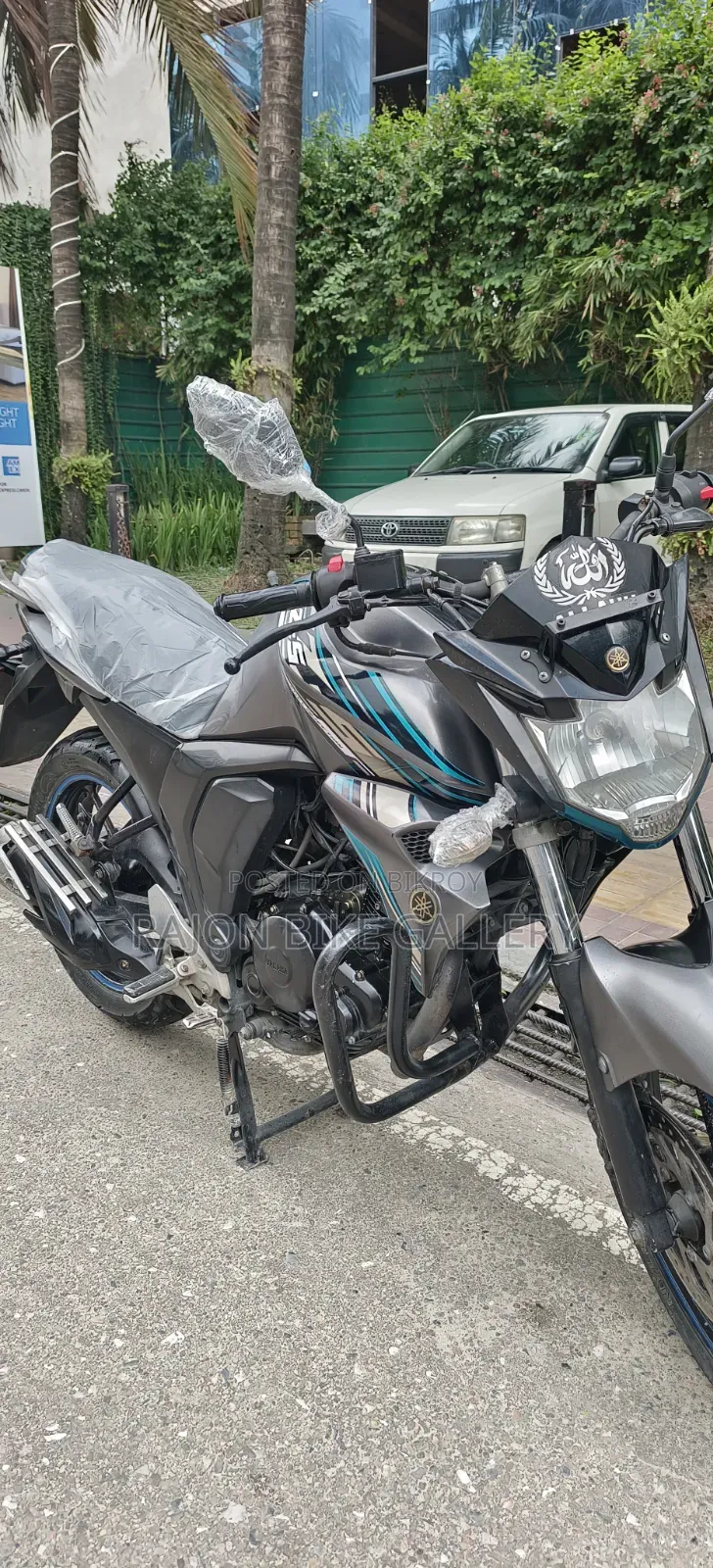 Yamaha FZ 2017 Gray