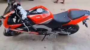 এপ্রিলিয়া জিপিআর ২০২০ লাল