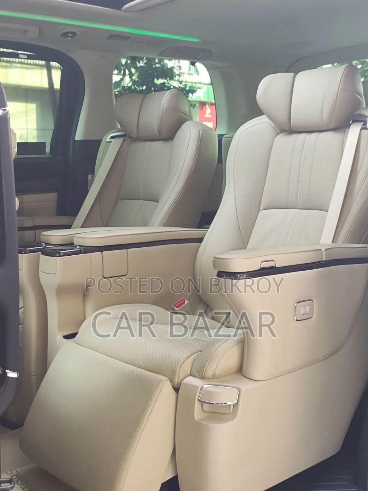 Toyota Alphard 2.5 Hybrid AWD 2021 Black