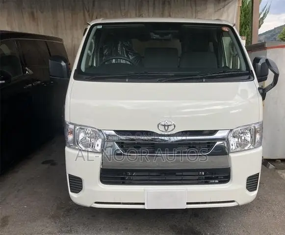 টয়োটা হাইএচ ২০২১ হোয়াইট