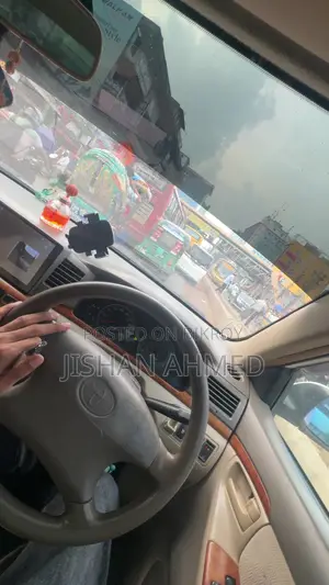 টয়োটা করোল্লা সেডান অটোমেটিক ২০০৪ সাদা