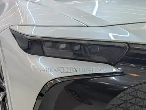 Toyota Crown 2022 Pearl