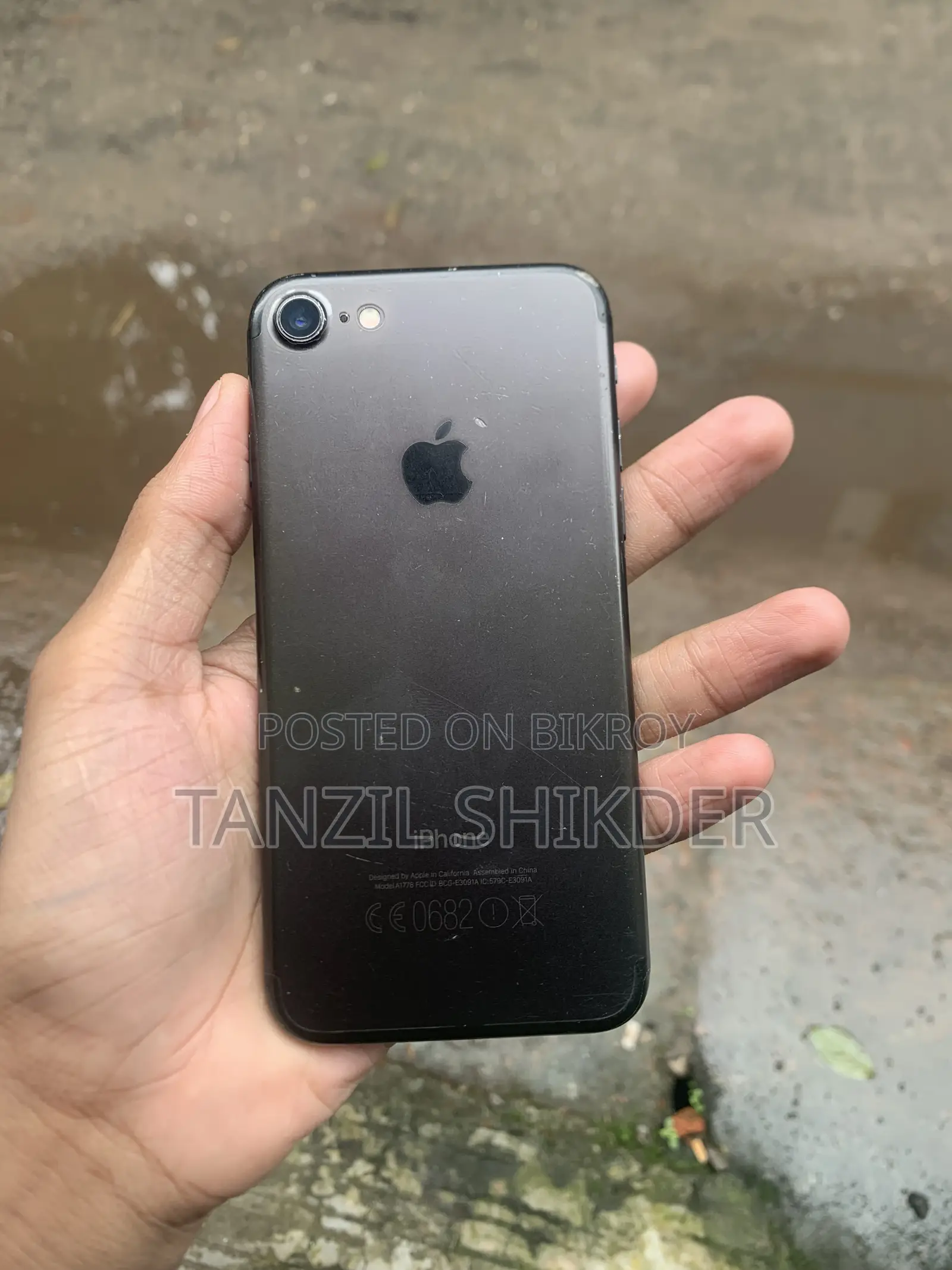 New Apple iPhone 7 32 GB Black