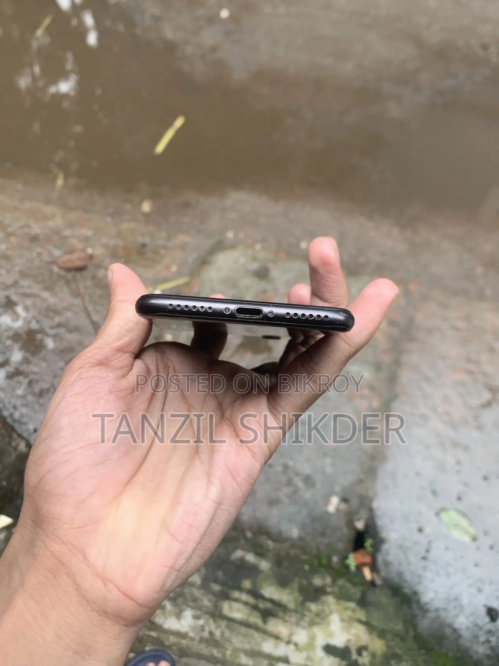 New Apple iPhone 7 32 GB Black