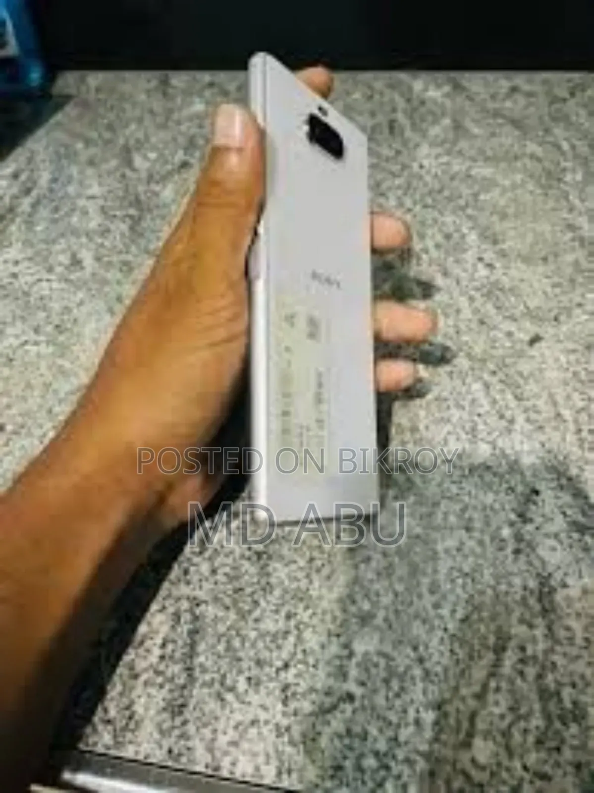 Sony Xperia 8 SOV42 64 GB White