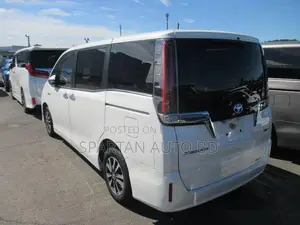 Toyota Esquire 2020 Pearl
