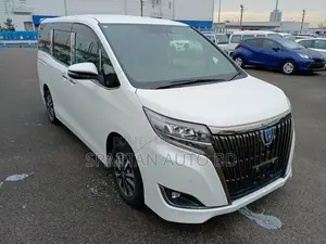 Toyota Esquire 2020 Pearl