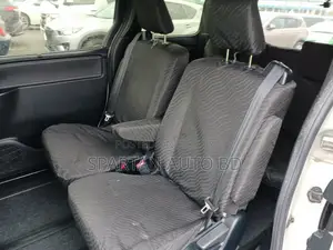 Toyota Esquire 2020 Pearl