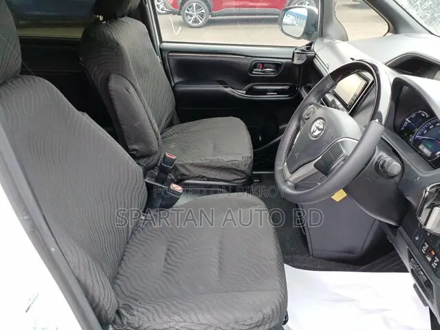 Toyota Esquire 2020 Pearl
