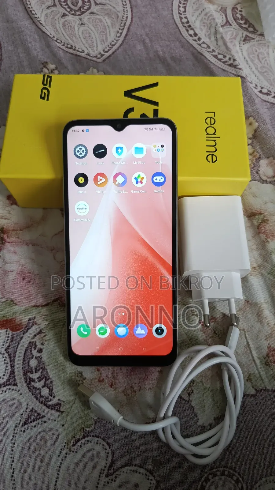 New Realme 256 GB Gold