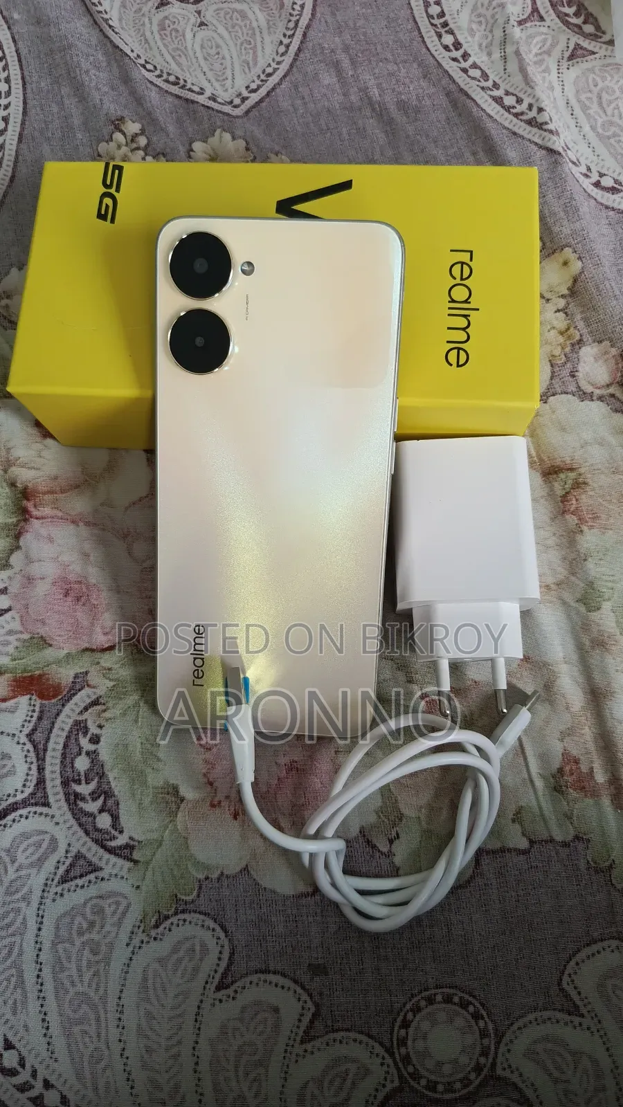 New Realme 256 GB Gold
