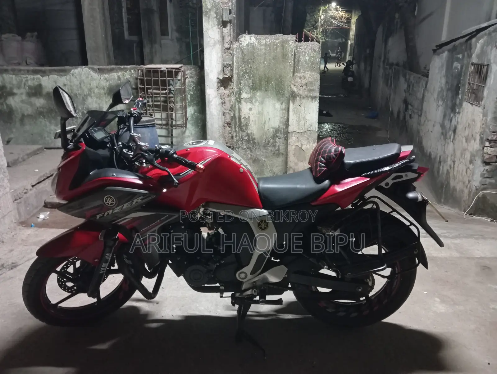 Yamaha FZS V2 2022 রেড