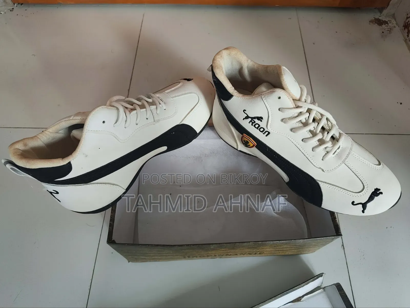 Puma Ferrari White & Black Sports Shoes