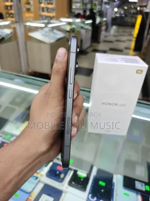 অনার ৬০০ লাইট ২৫৬ জিবি ব্ল্যাক