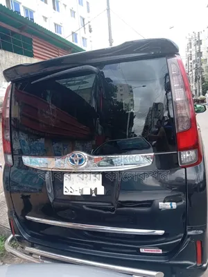 Toyota Esquire 2014 Black
