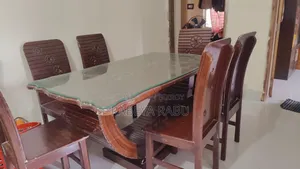 ডাইনিং টেবিল