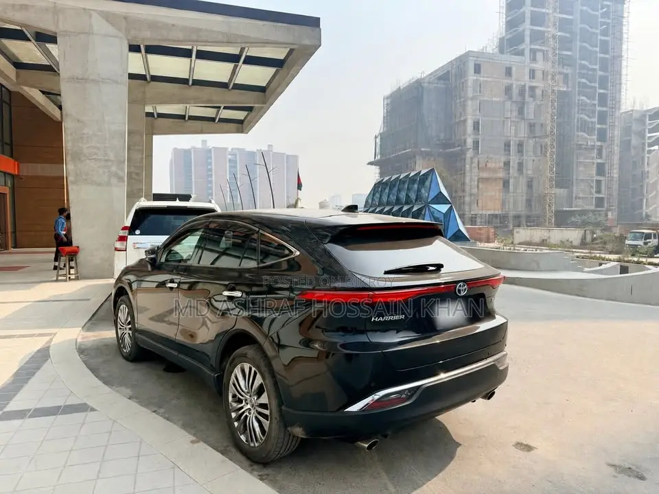 Toyota Harrier 2.5 Hybrid 2021 Black