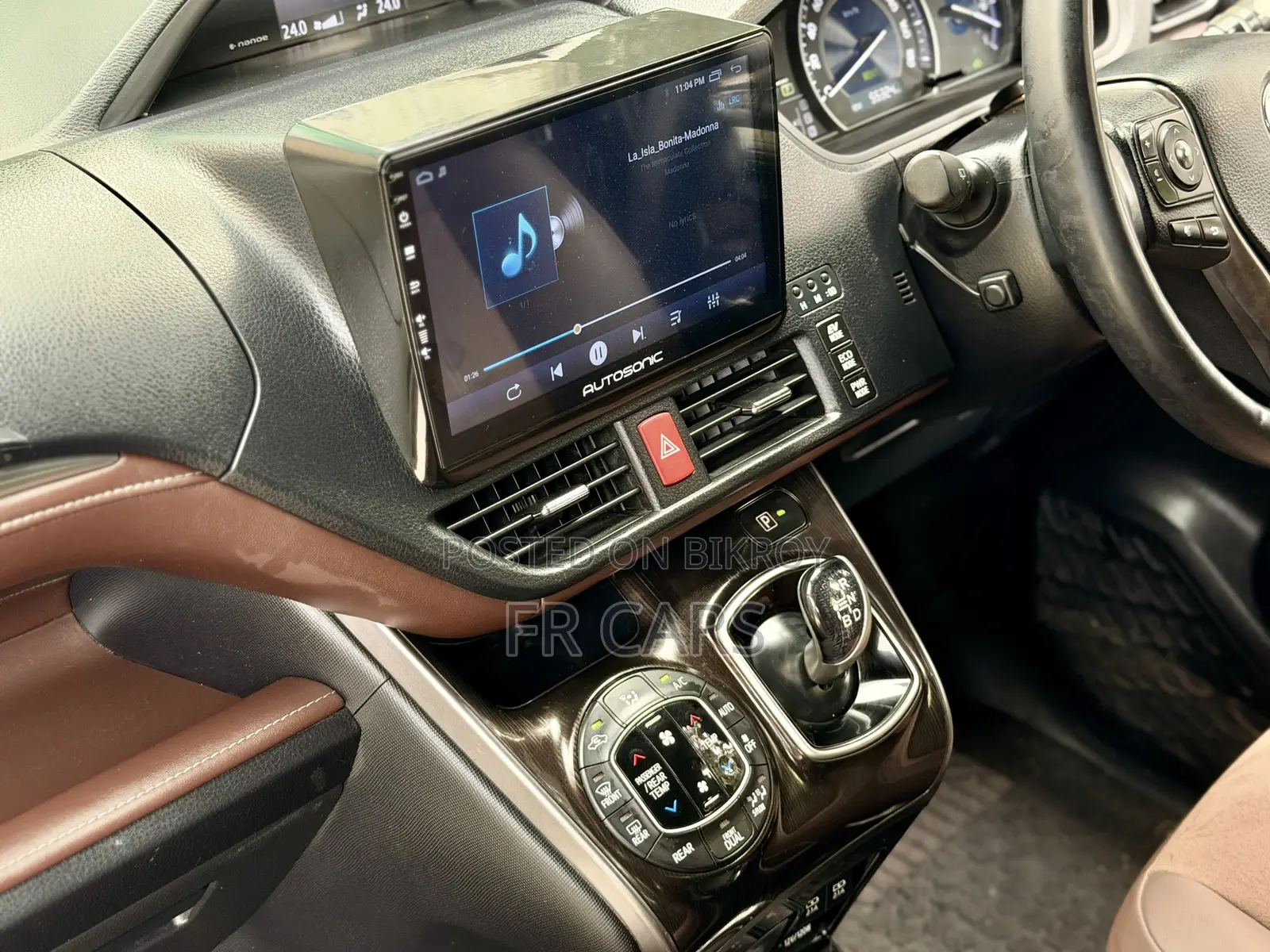 Toyota Esquire 1.8 FWD Hybrid (7 seater) 2018 Purple