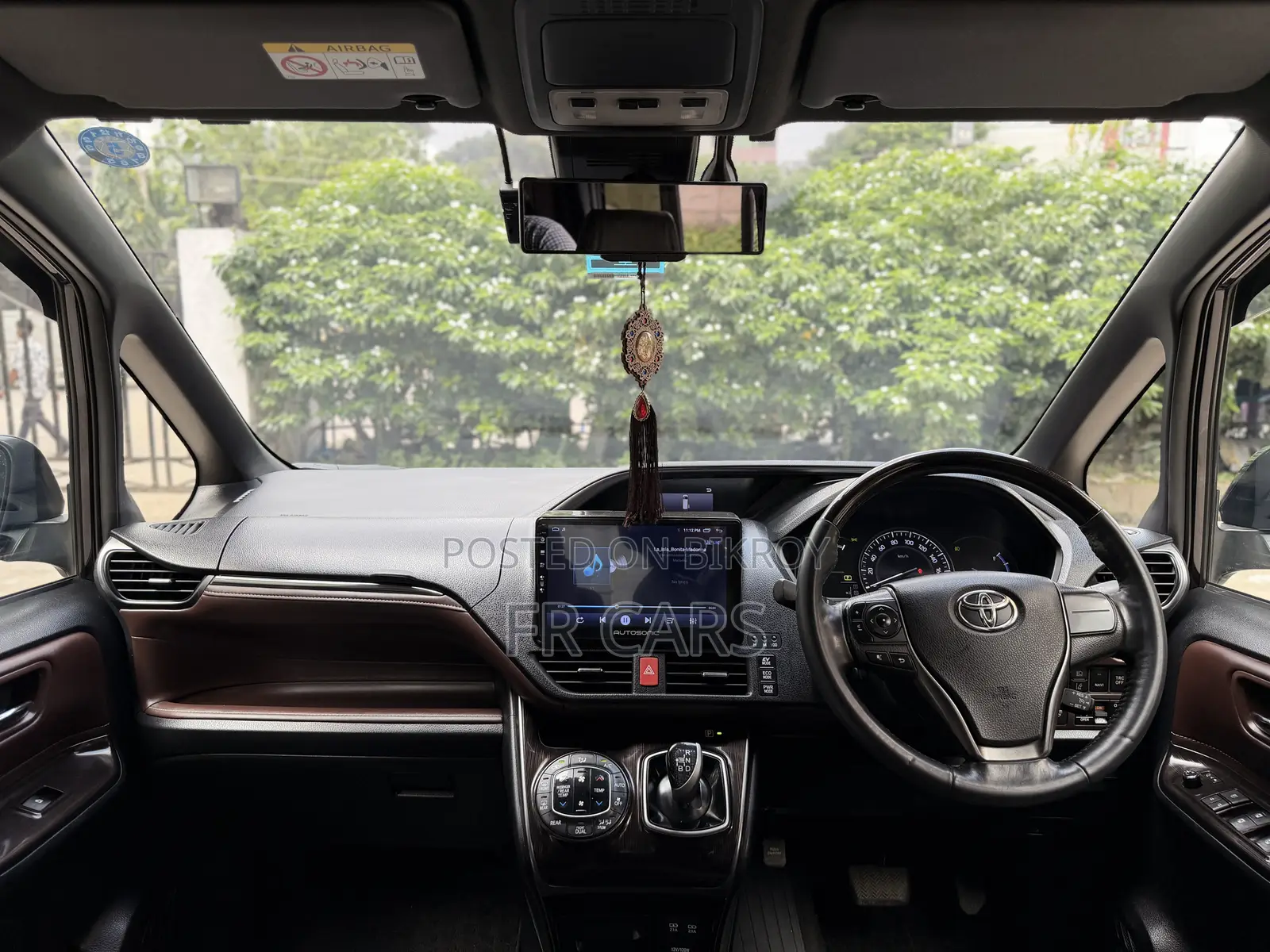 Toyota Esquire 1.8 FWD Hybrid (7 seater) 2018 Purple