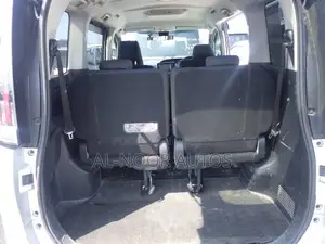 Toyota Noah 2.0 FWD (8 Seater) 2021 Silver