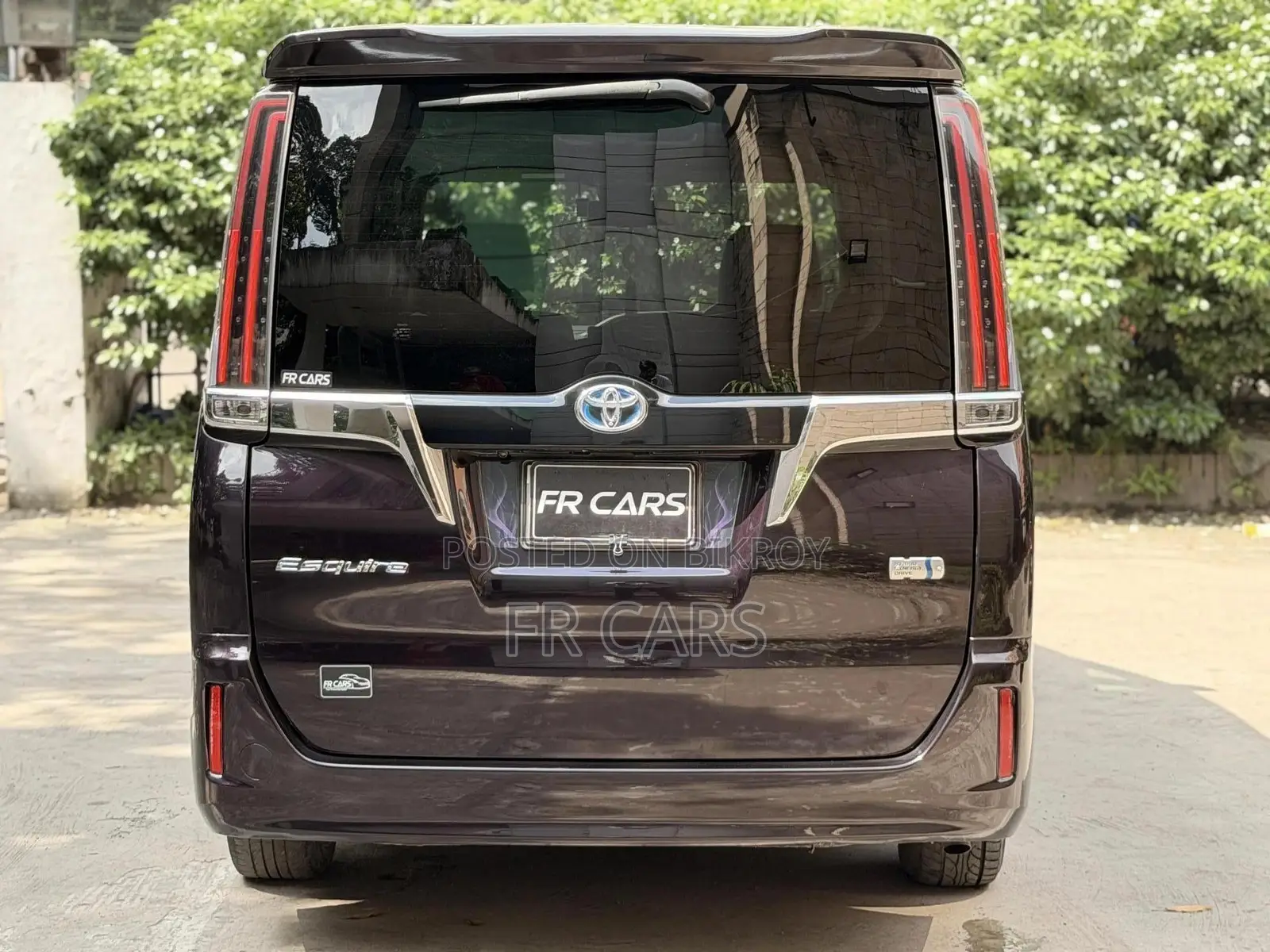 Toyota Esquire 1.8 FWD Hybrid (7 seater) 2018 Purple
