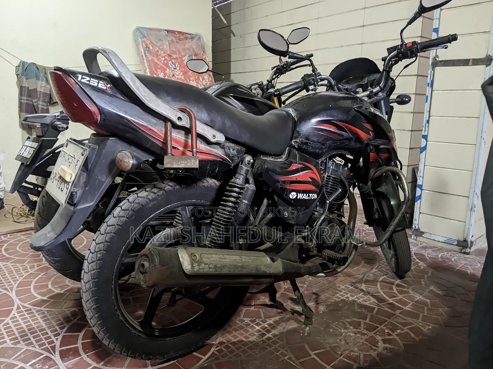 Walton Fusion 125 EX 2011 Black