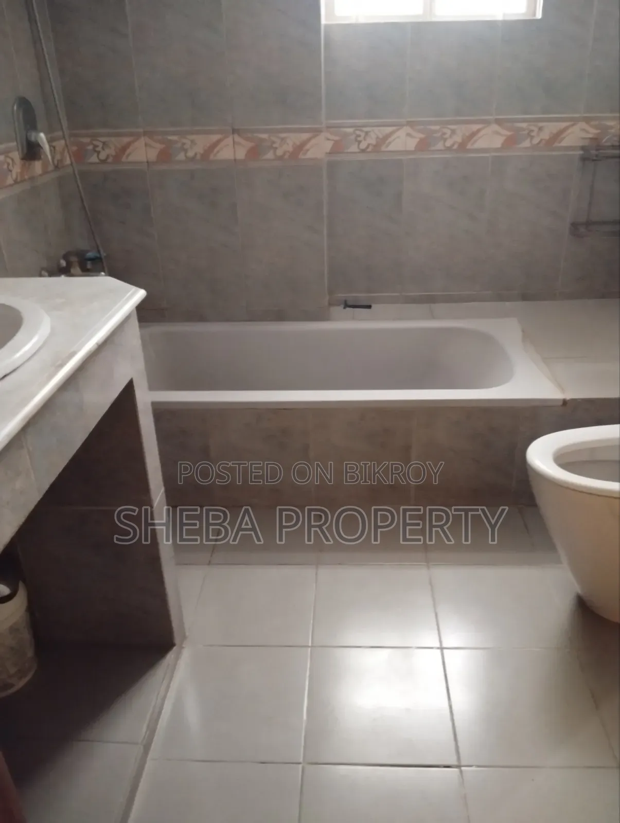 4bdrm Apartment in Anz, Gulshan for sale