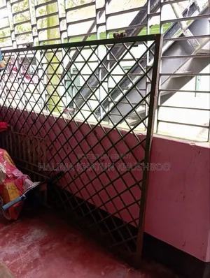 লোহার গ্রিলের গেইট বিক্রি করা হবে