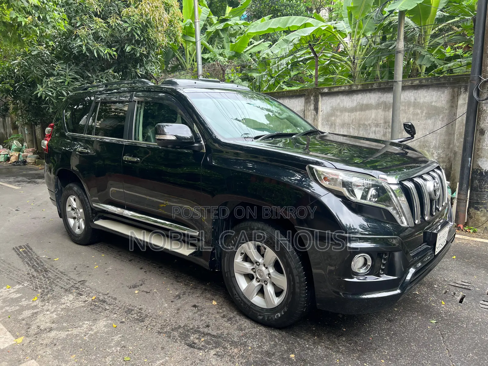 টয়োটা ল্যান্ড ক্রুজার প্রাডো ২০১৪ কালো