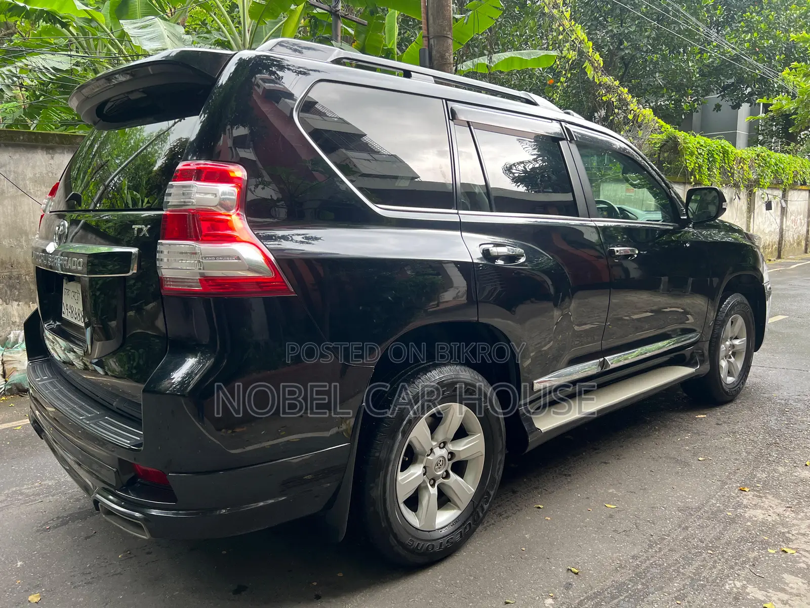 টয়োটা ল্যান্ড ক্রুজার প্রাডো ২০১৪ কালো
