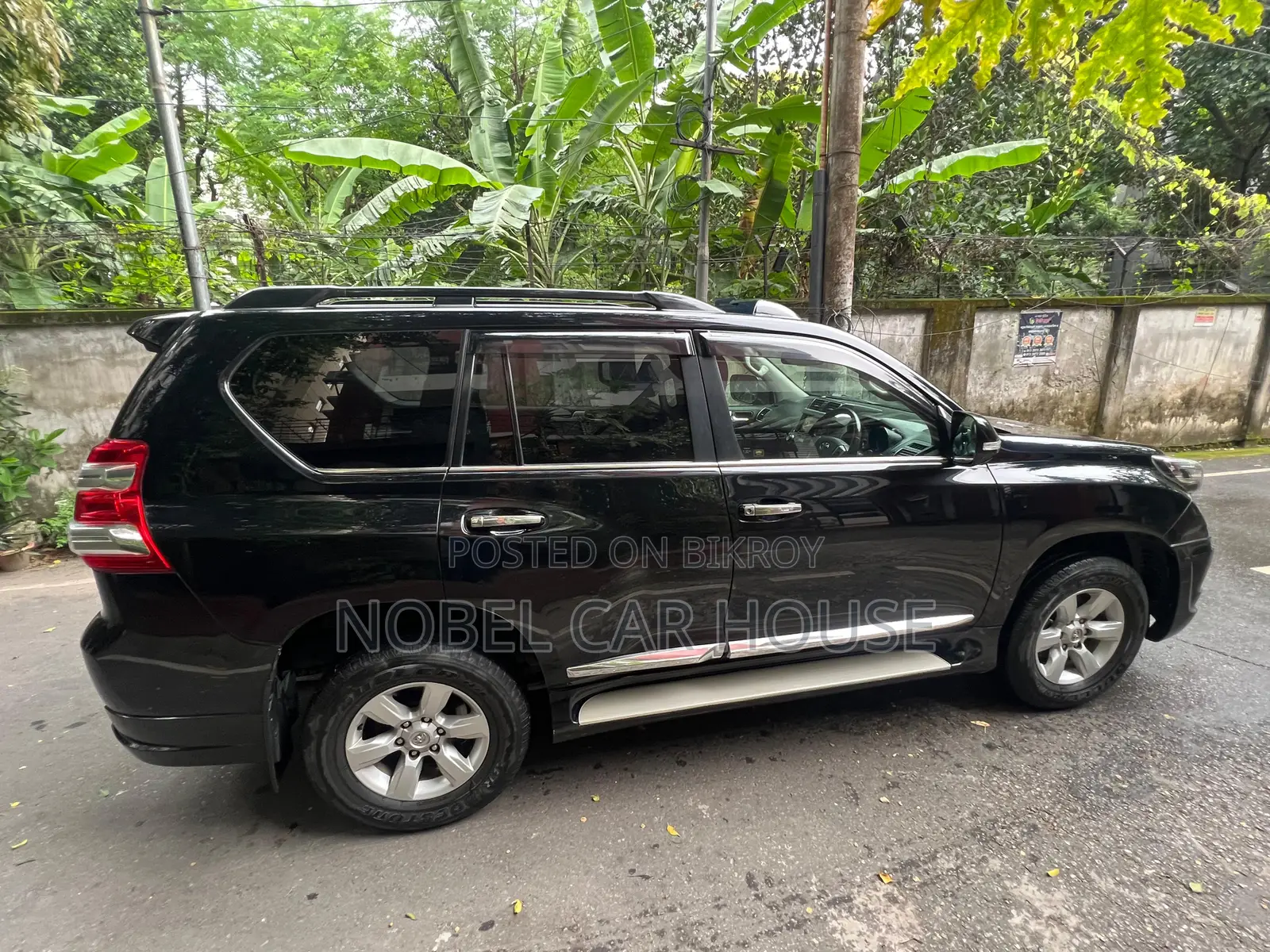 টয়োটা ল্যান্ড ক্রুজার প্রাডো ২০১৪ কালো