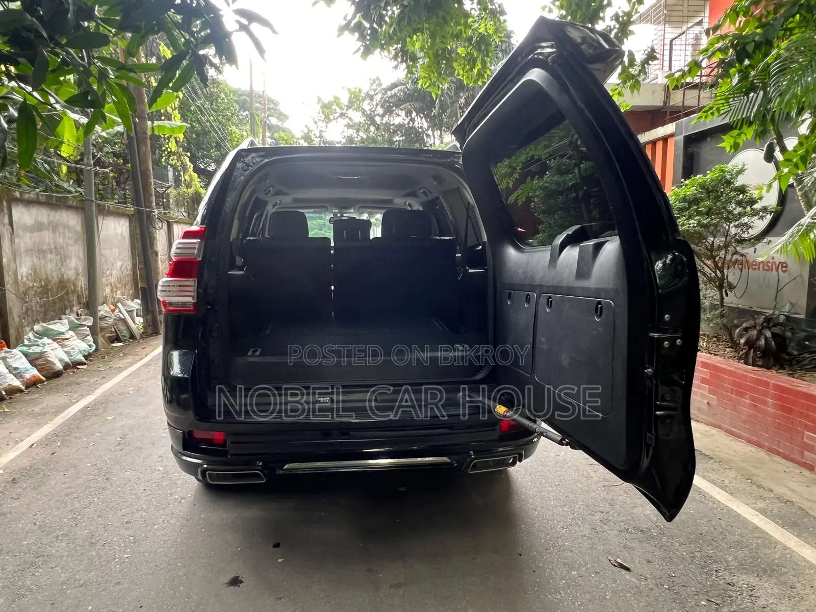 টয়োটা ল্যান্ড ক্রুজার প্রাডো ২০১৪ কালো