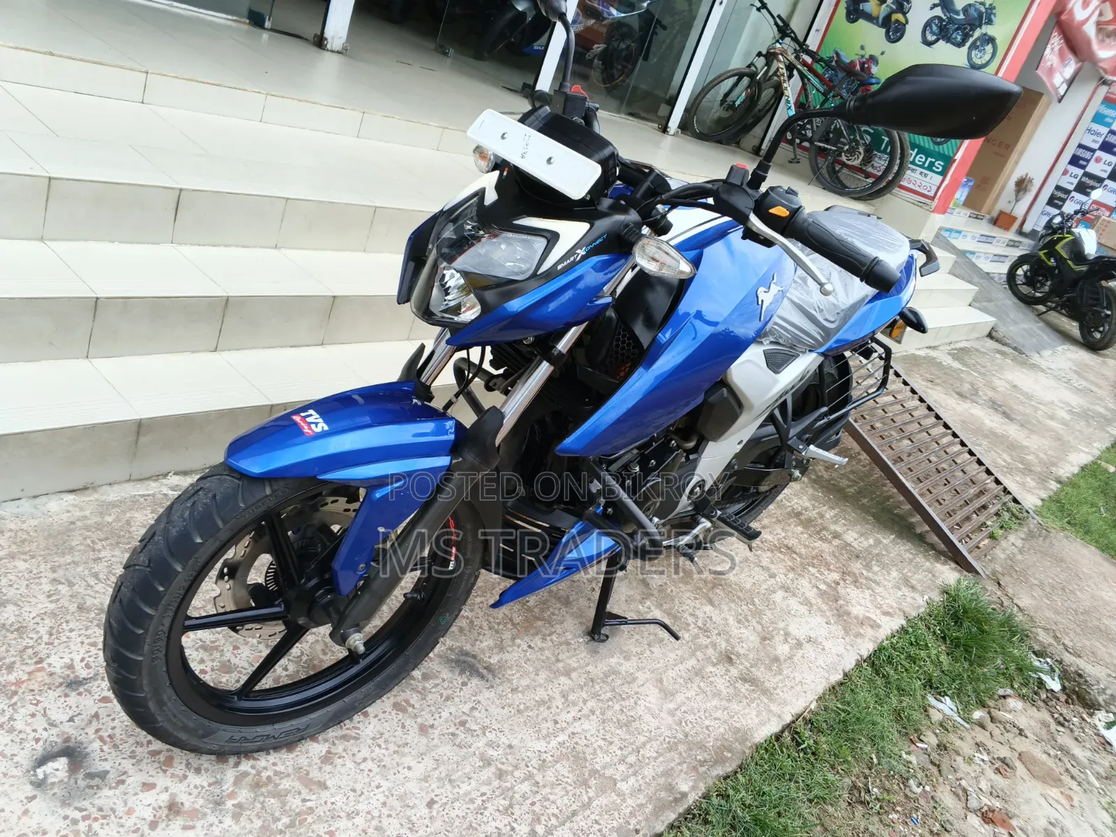New TVS Apache RTR 160 4V 2024 Blue