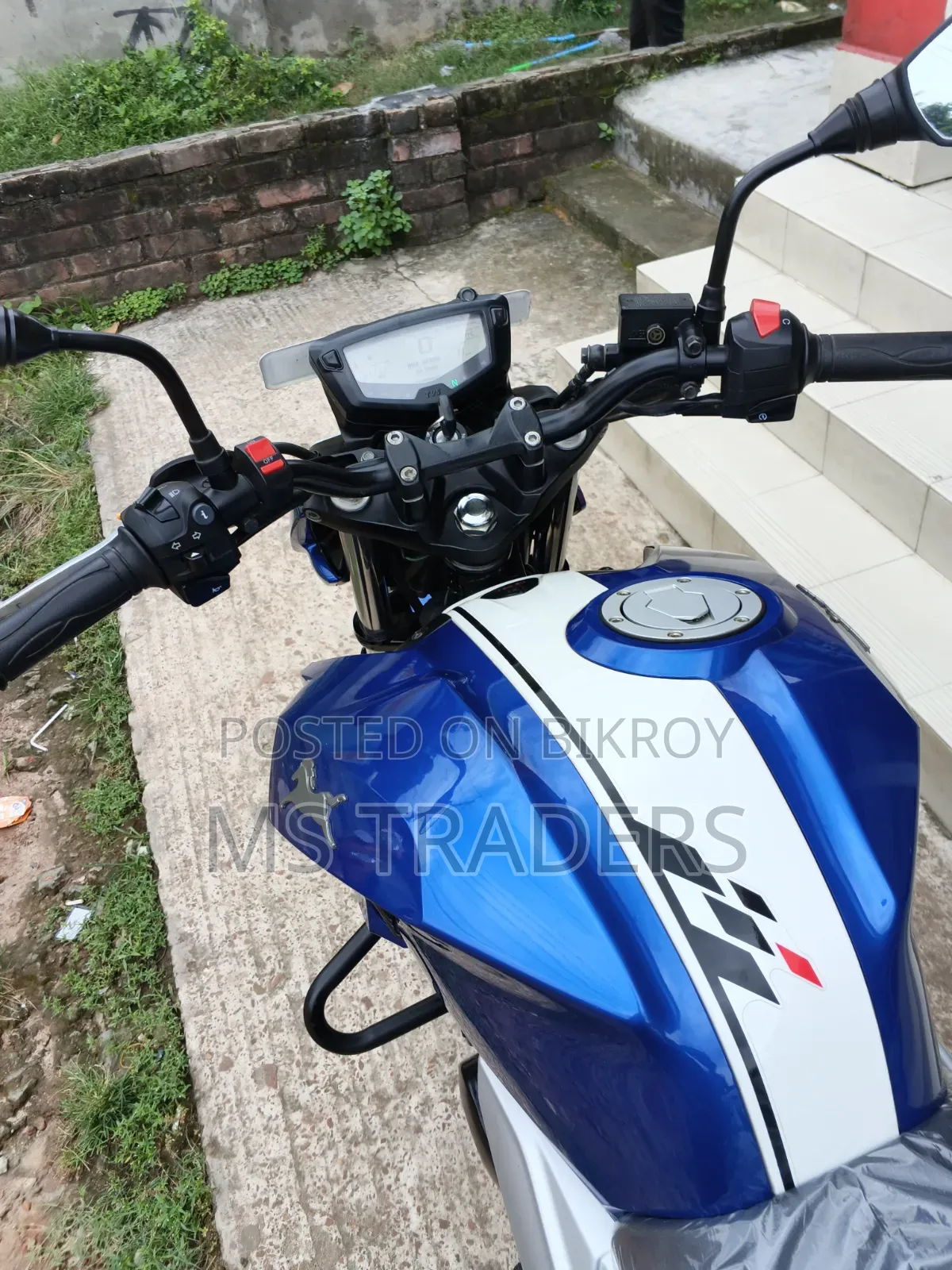 New TVS Apache RTR 160 4V 2024 Blue