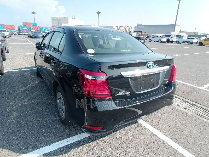 Toyota Axio 2021 Black