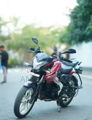 Bajaj Pulsar NS 160 2023 Red