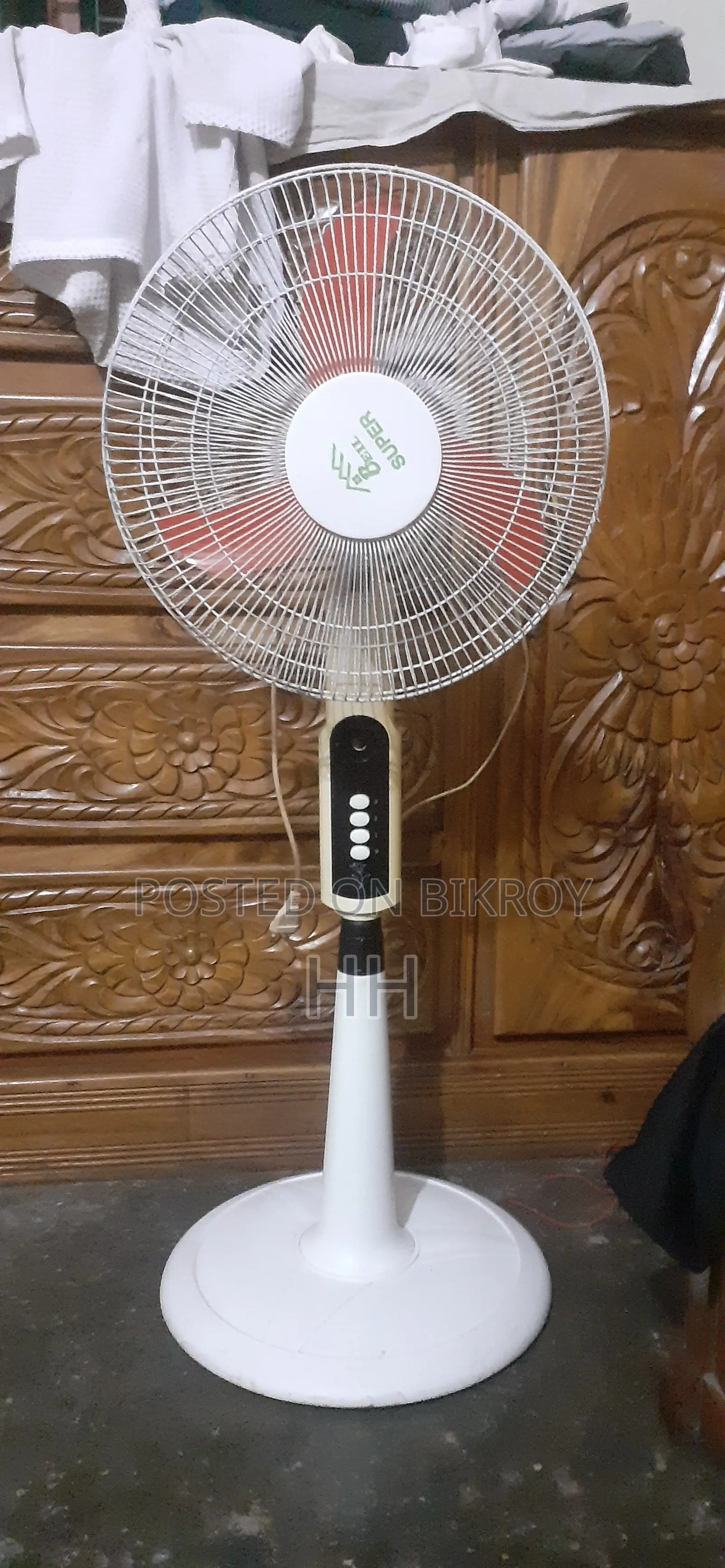 ক্লিকের স্ট্যান্ড ফ্যান