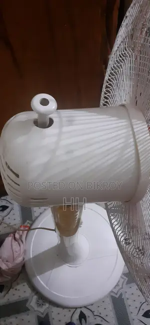 ক্লিকের স্ট্যান্ড ফ্যান