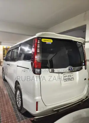 Toyota Noah 2017 Pearl