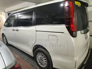 Toyota Noah 2017 Pearl