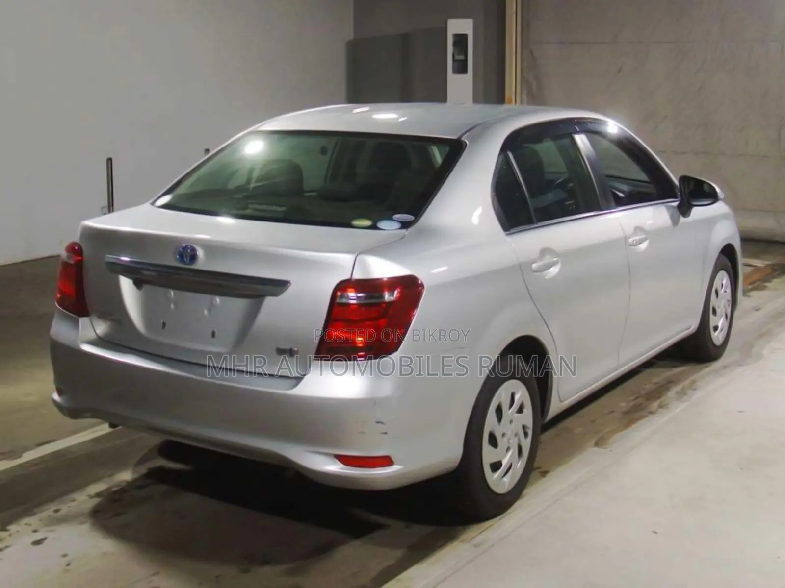 Toyota Axio 2021 Silver