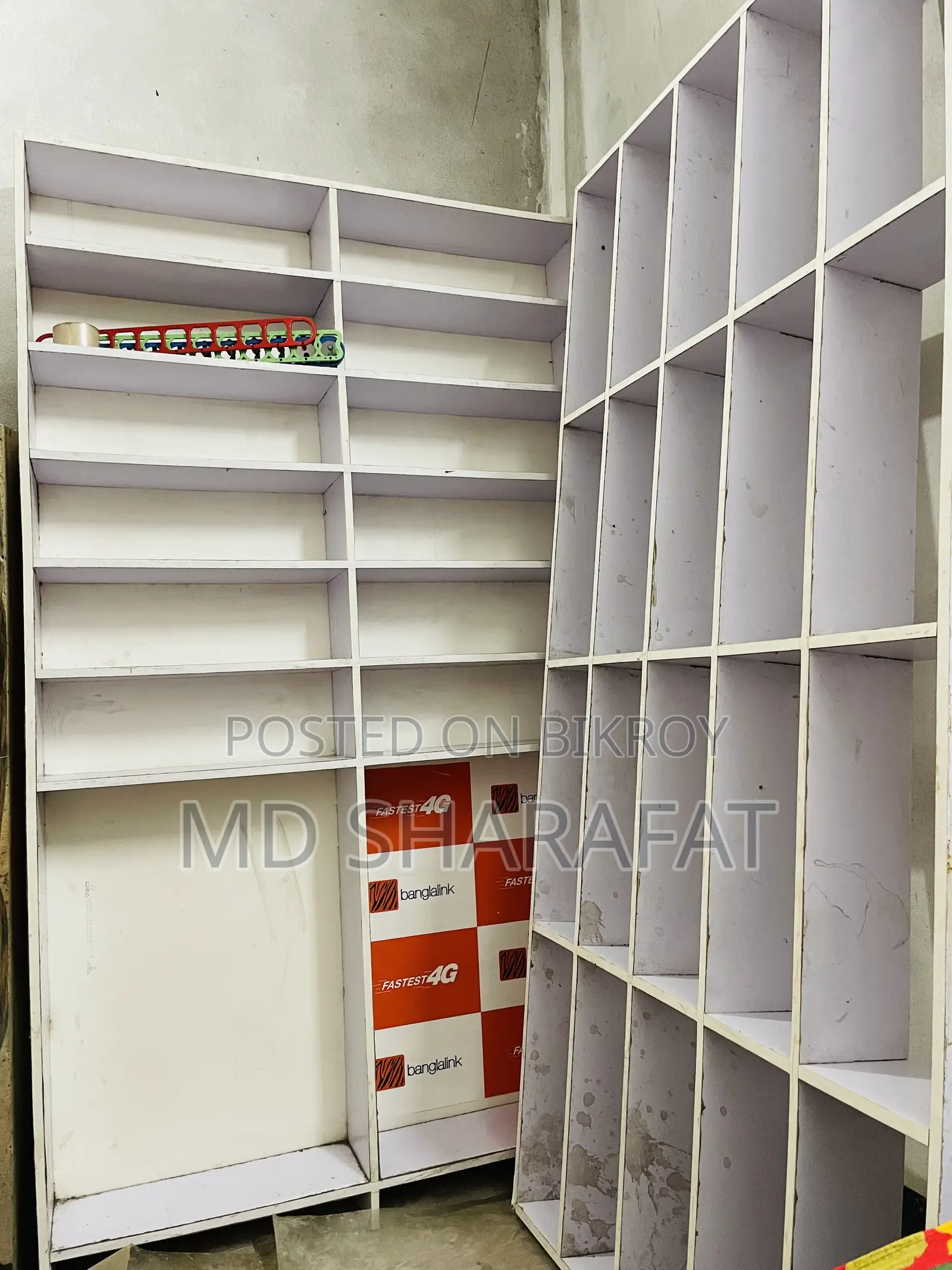 Showcase/Rack for Sale — Urgently!