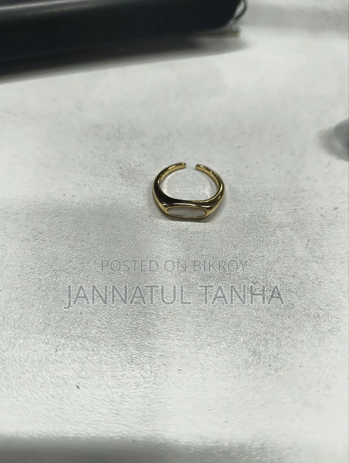 Stole Ring