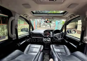 Toyota Esquire 2.0 AWD (7 seater) 2014 Black