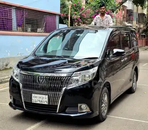 Toyota Esquire 2.0 AWD (7 seater) 2014 Black