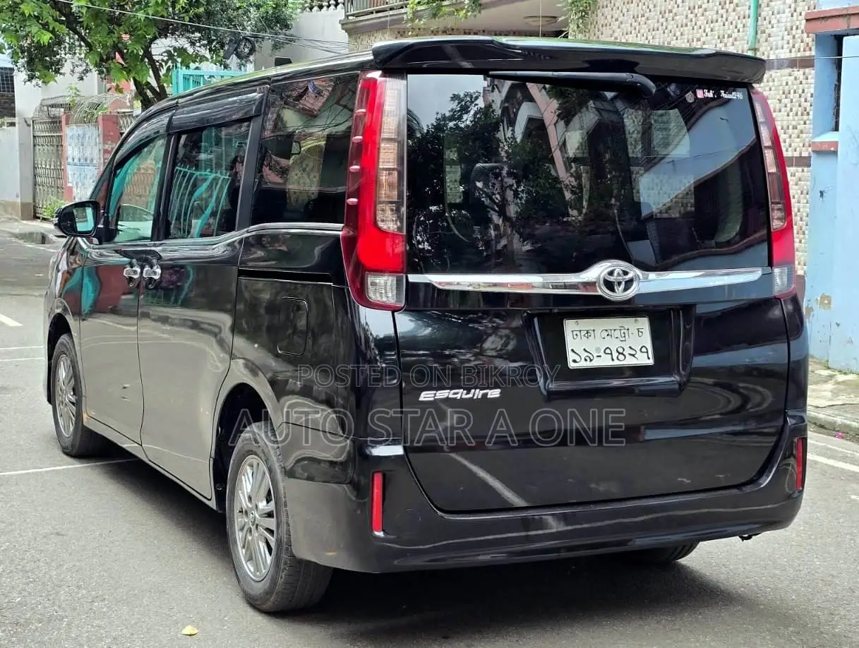 Toyota Esquire 2.0 AWD (7 seater) 2014 Black
