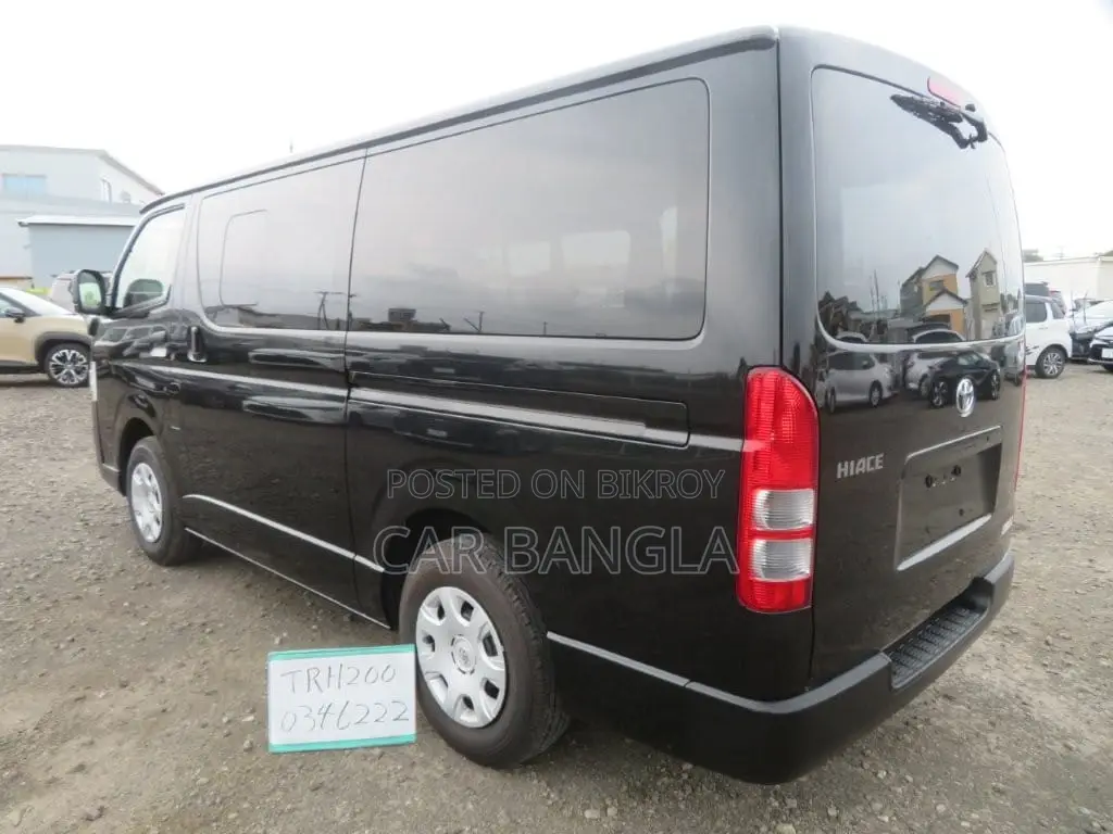 Toyota HiAce 2021 Black