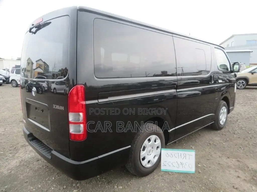 Toyota HiAce 2021 Black